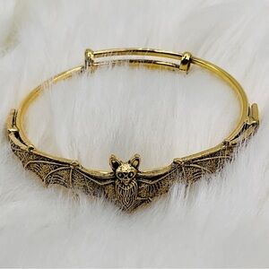 GOTHIC Bat Bracelet Halloween Adjustable Gold Tone Metal Bangle Costume Jewelry